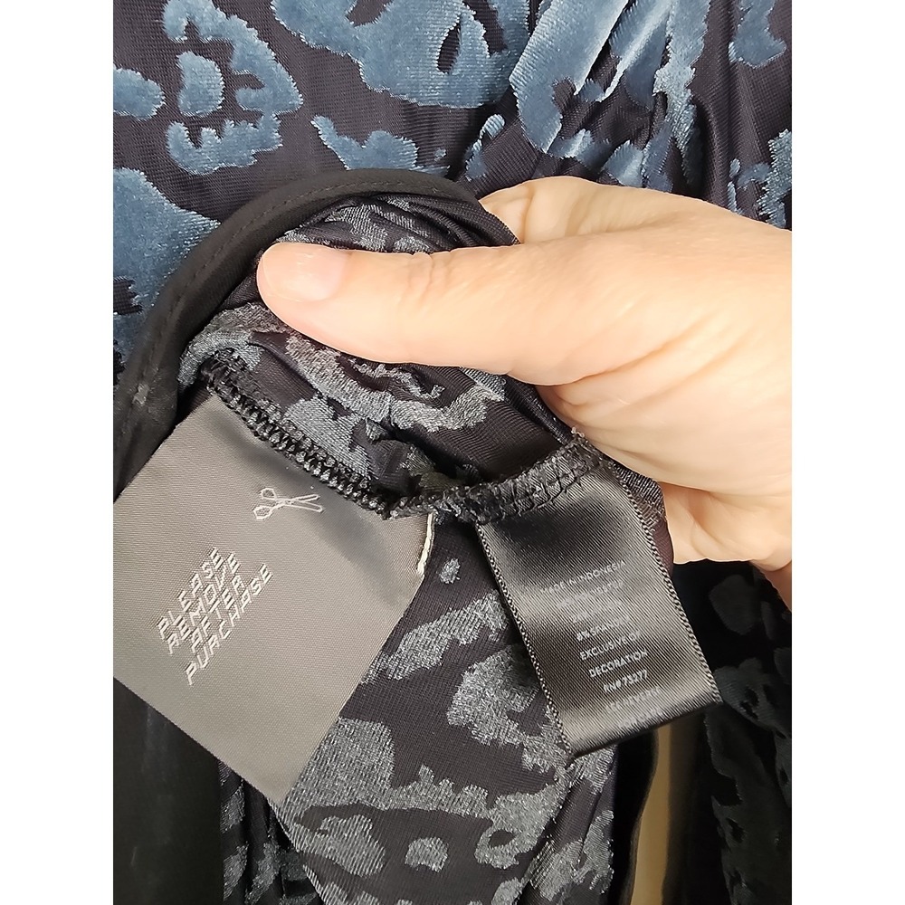Simply Vera Vera Wang Velvet Burnout Sheer Trim Dark‎ Floral Top Sz 0X - Picture 7 of 8
